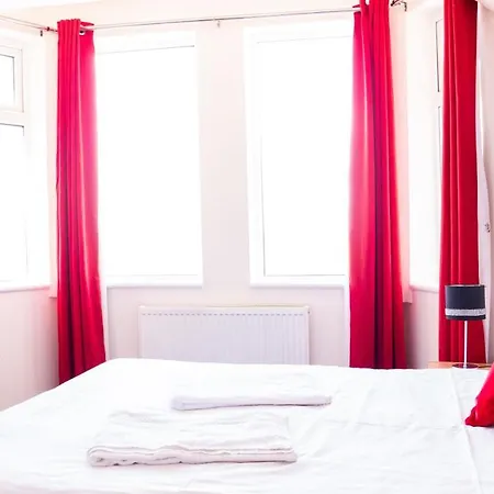 Hotel Hello Roomz - Pleasure 3*