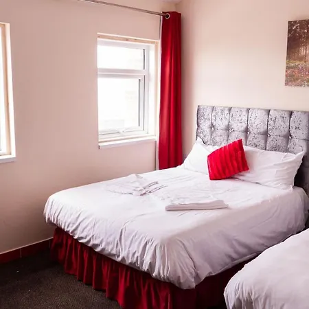Hello Roomz - Pleasure Hotel 3*