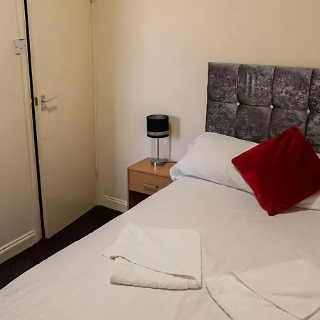 Hello Roomz - Pleasure Blackpool