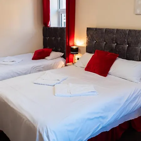Hello Roomz - Pleasure Hotel 3*