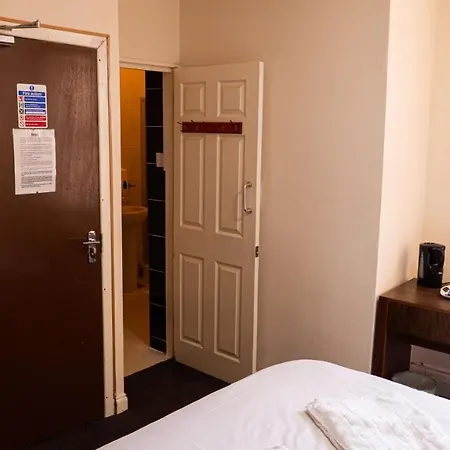 Hotel Hello Roomz - Pleasure 3*