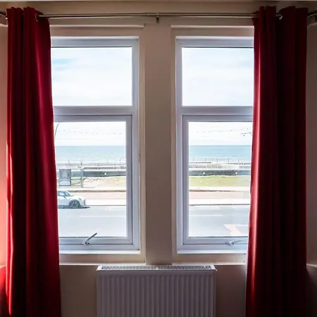 Hello Roomz - Pleasure Hotel Blackpool