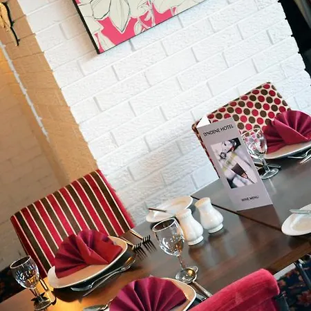 Lyndene 호텔 3*