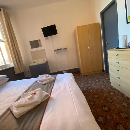 Hotel 46 3*