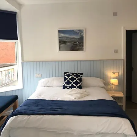 The Wellington House 2*