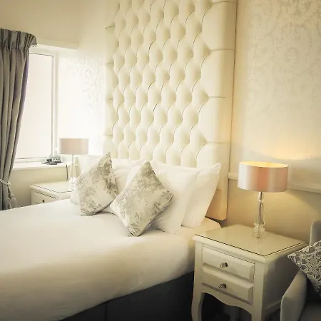 Park House 3* Blackpool