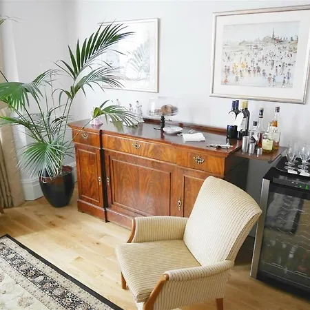 The Redstone Guest house 5*