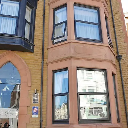 The Redstone Guest house Blackpool