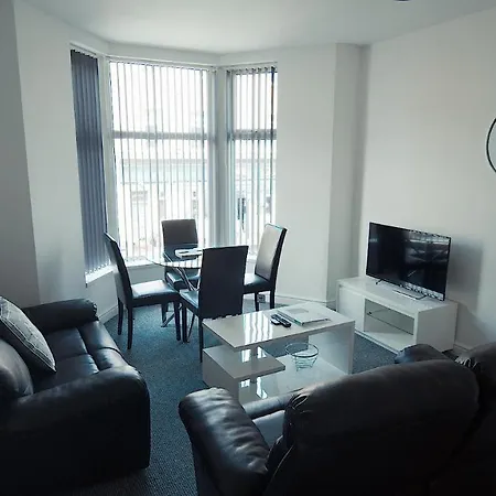 Banks Street Apartment *