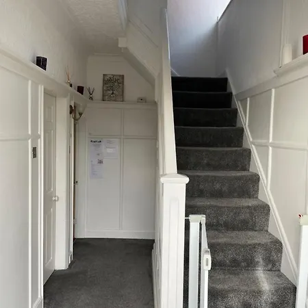 Spacious And Stunning 4 Bed House In Holiday home *