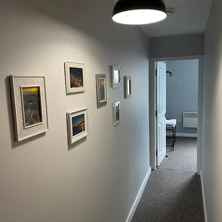 Apartment Sleepover 5 Free Parking Sleeps 6 *