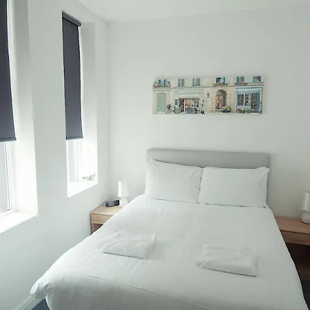 Banks Street Apartment
