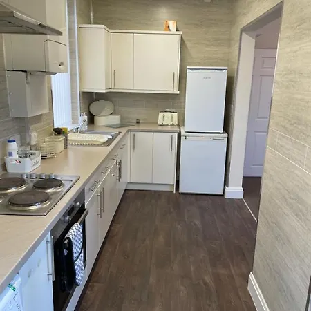 Spacious And Stunning 4 Bed House In