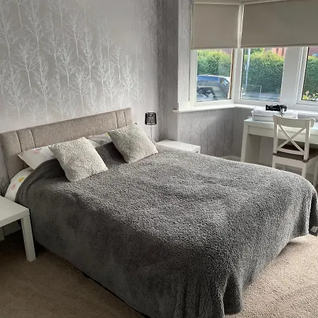 Spacious And Stunning 4 Bed House In Blackpool