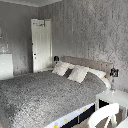 Spacious And Stunning 4 Bed House In Blackpool