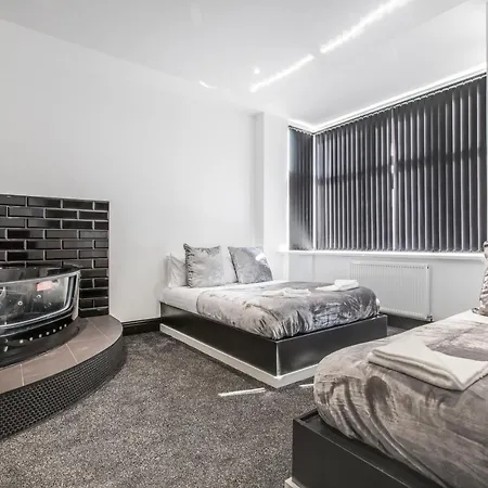 Mixies Manor By Sasco Apartment *