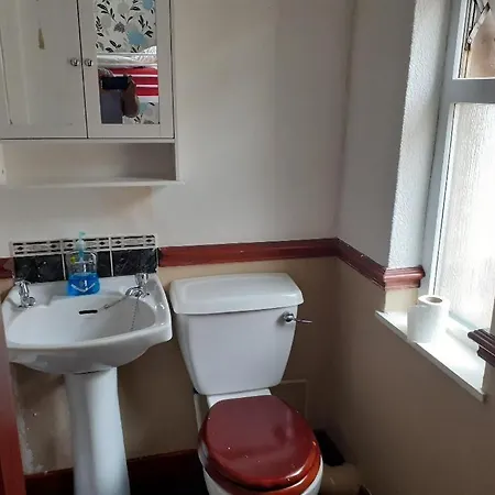 Burton House Apartment *