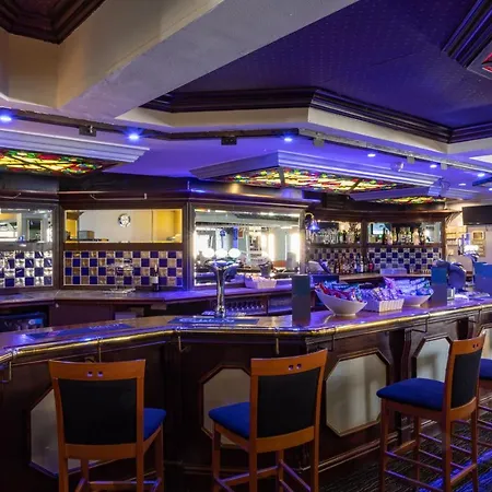 自由酒店