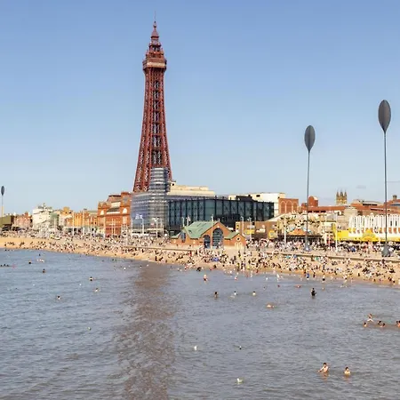 The Caledonian Tower 3* Blackpool