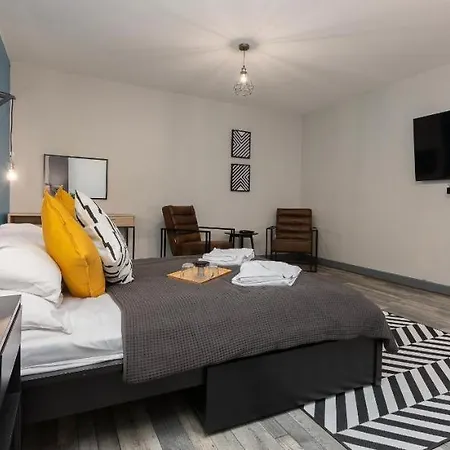 Pine Suite - Studio Apartment - Talbot Road Blackpool
