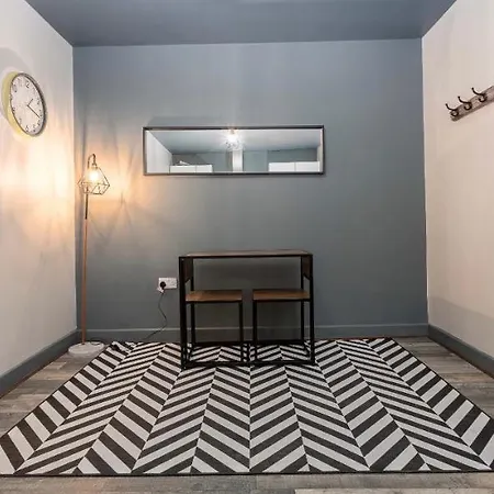 Pine Suite - Studio Apartment - Talbot Road Blackpool