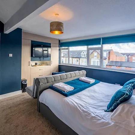Abode - The Cinema House Holiday home
