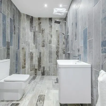 Wellington By Sasco Apartment *