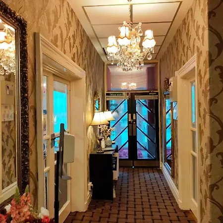 Babylon Hotel