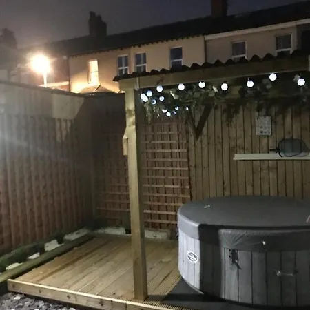 My Perfect Place & -some With Hot Tub- Free Parking Apartment Blackpool