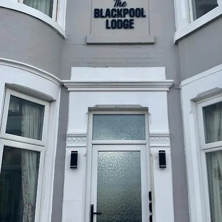 Blackpool Lodge Apartments *