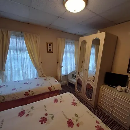 Albion Bed & Breakfast 3*