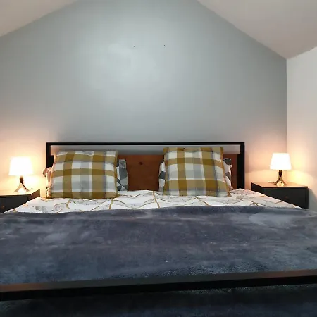 Stunning 5 Bed House, 2 Mins To And Town, With Free Parking * Blackpool
