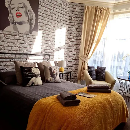 Lynbar 4* 黑潭