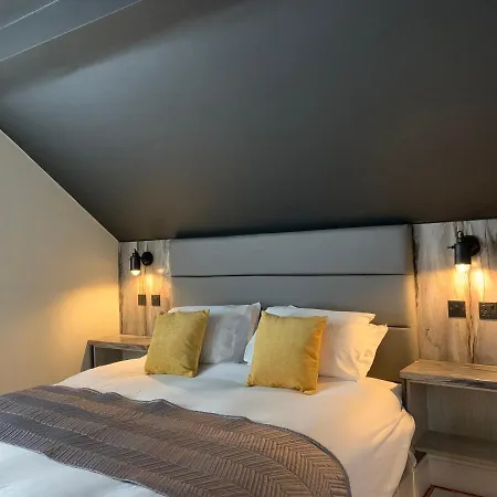 Breeze - Luxury Group - Sleeps 19
