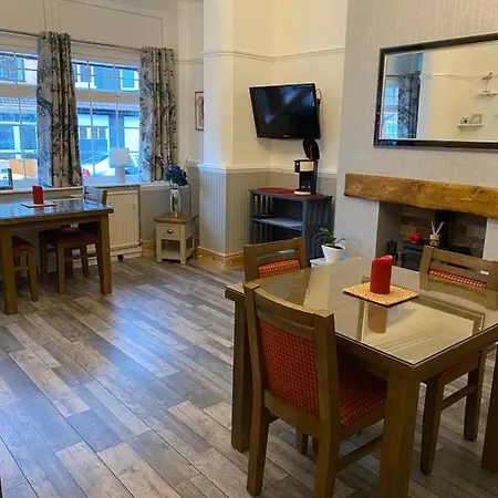 The Sandalwood - Couples Only Bed & Breakfast 3*