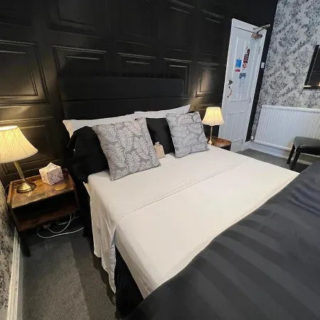 Raffles Hotel 4*