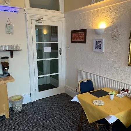 The Croydon 3* Blackpool
