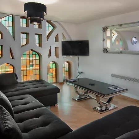 Apartment Stunning Church Conversion Close To The Tower