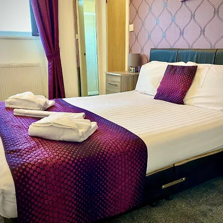 Hotel Royal Carlton 3*
