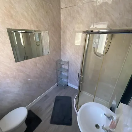 Apartment Abode - 124 Elite