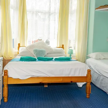 Del Savannah Bed & Breakfast Blackpool
