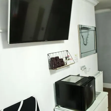 Rossall House , For Families & Couples Гостевой дом Блэкпул