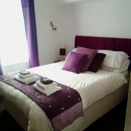 The Braeside Families And Couples Bed & Breakfast Blackpool