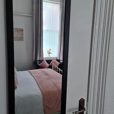 Hotel Waters Edge 3*