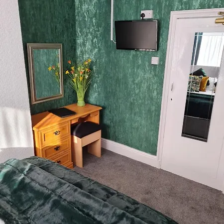 Hotel Waters Edge 3*