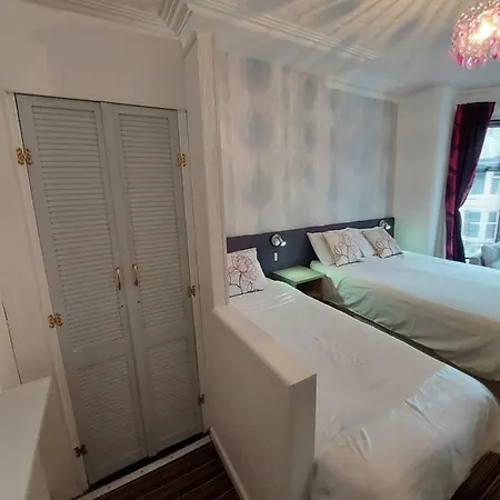 Blackpool Lodge Bed & Breakfast Blackpool