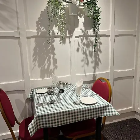The Georgian Hollies