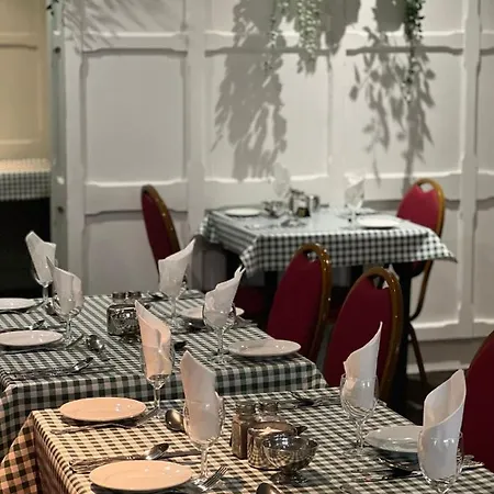 The Georgian Hollies 3* Blackpool