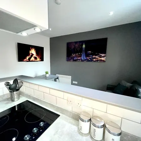 Reads Luxury Jacuzzi