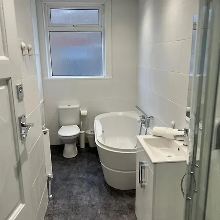 Holiday home Friends House, Hot Tub, Sleeps 6